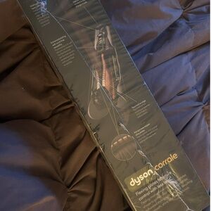 Dyson Corrale in Black and Copper